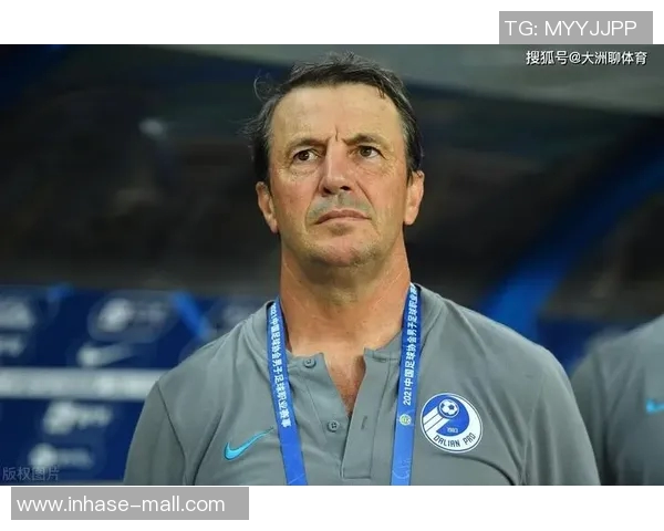 李铁执教苏宁被停职，中超冠军球队寻找新主帅进行调整