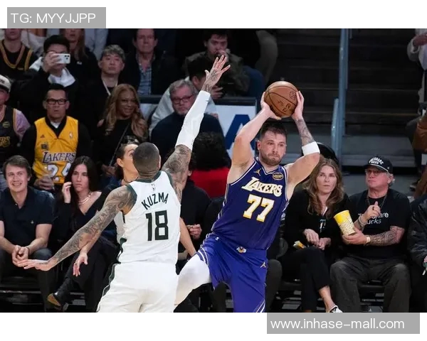 湖人对阵雄鹿全场精彩回顾与赛后分析尽在此处